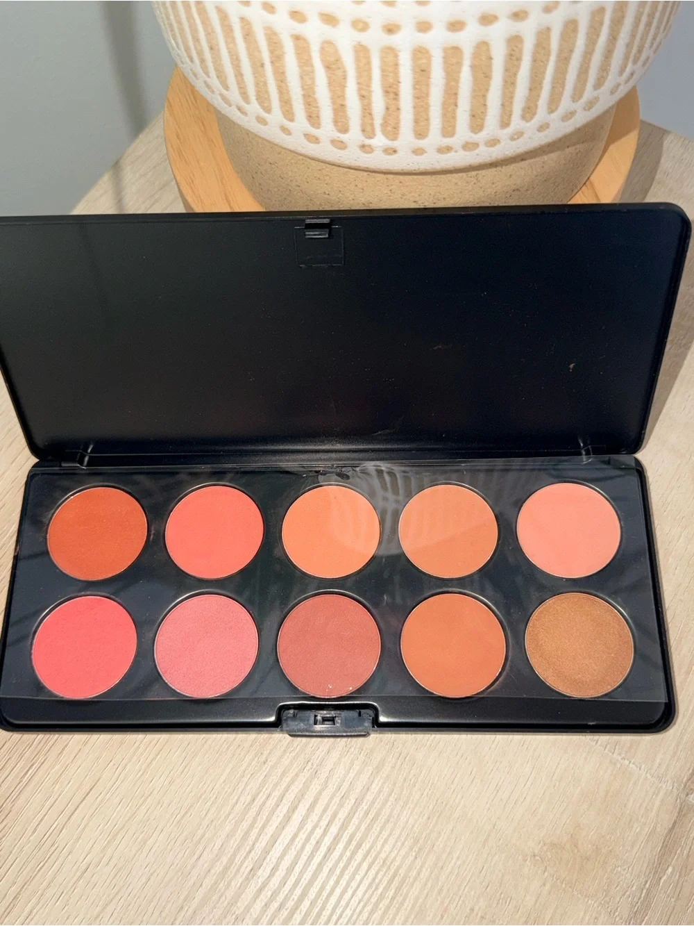 BH Cosmetics Neutral & Coral Blush Palette - Peachy Pink Cheeks
